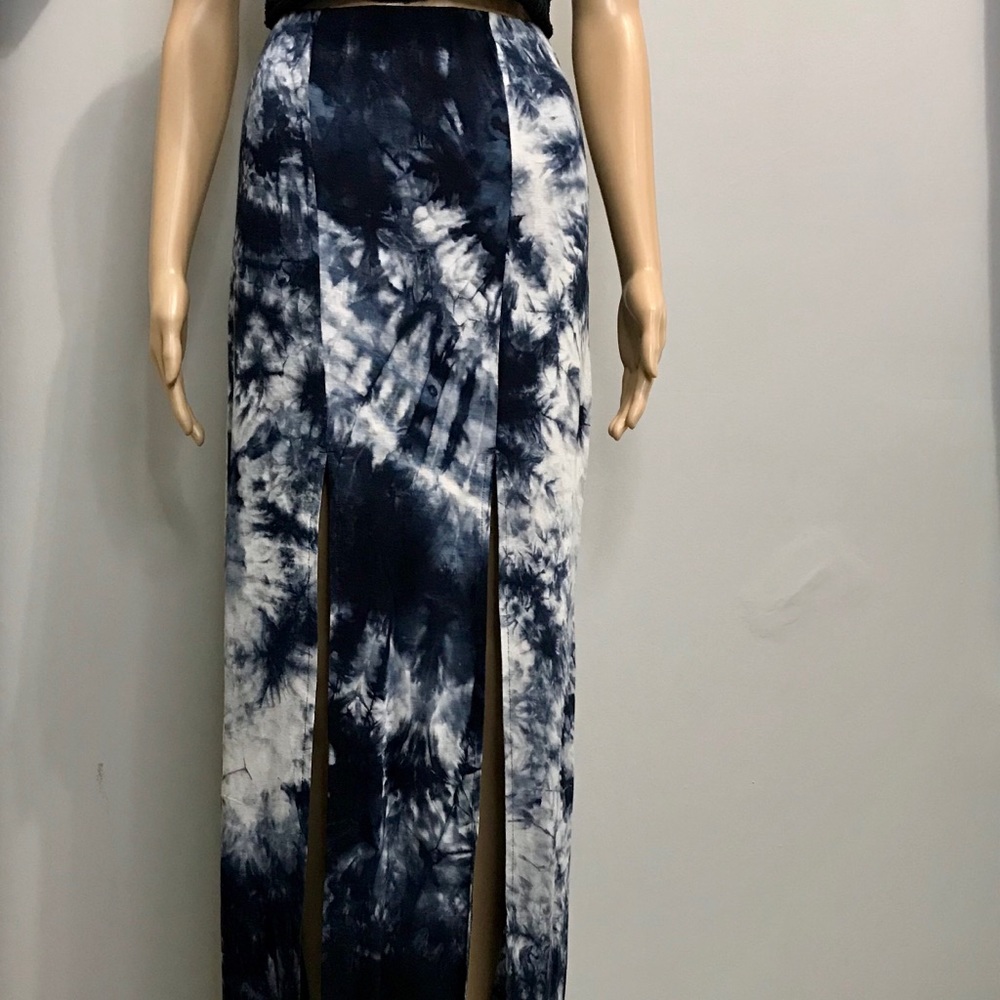 FOREVER 21 MAXI SKIRT